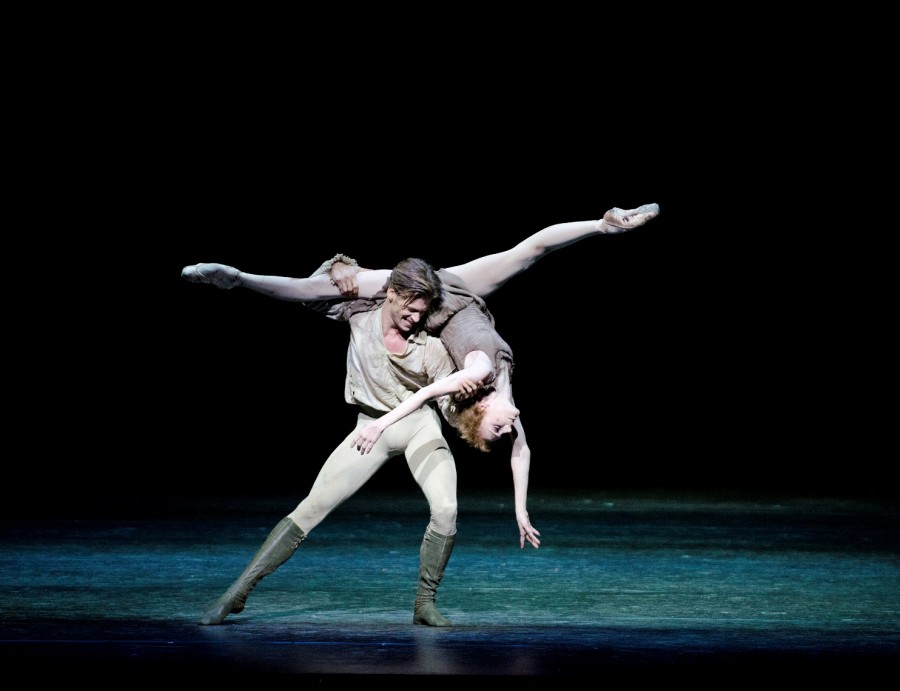 A scene from Manon performed by the Royal Ballet.
