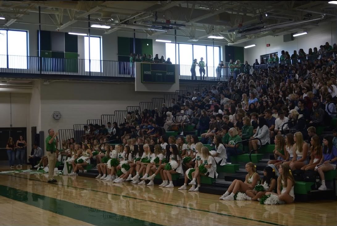 Edina+class+of+2027+welcomed+to+the+high+school+during+pep+rally+Monday%2C+August+28th.