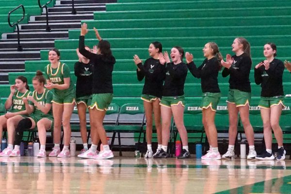 Bouncing back: Edina Girls’ Basketball welcomes eighth graders