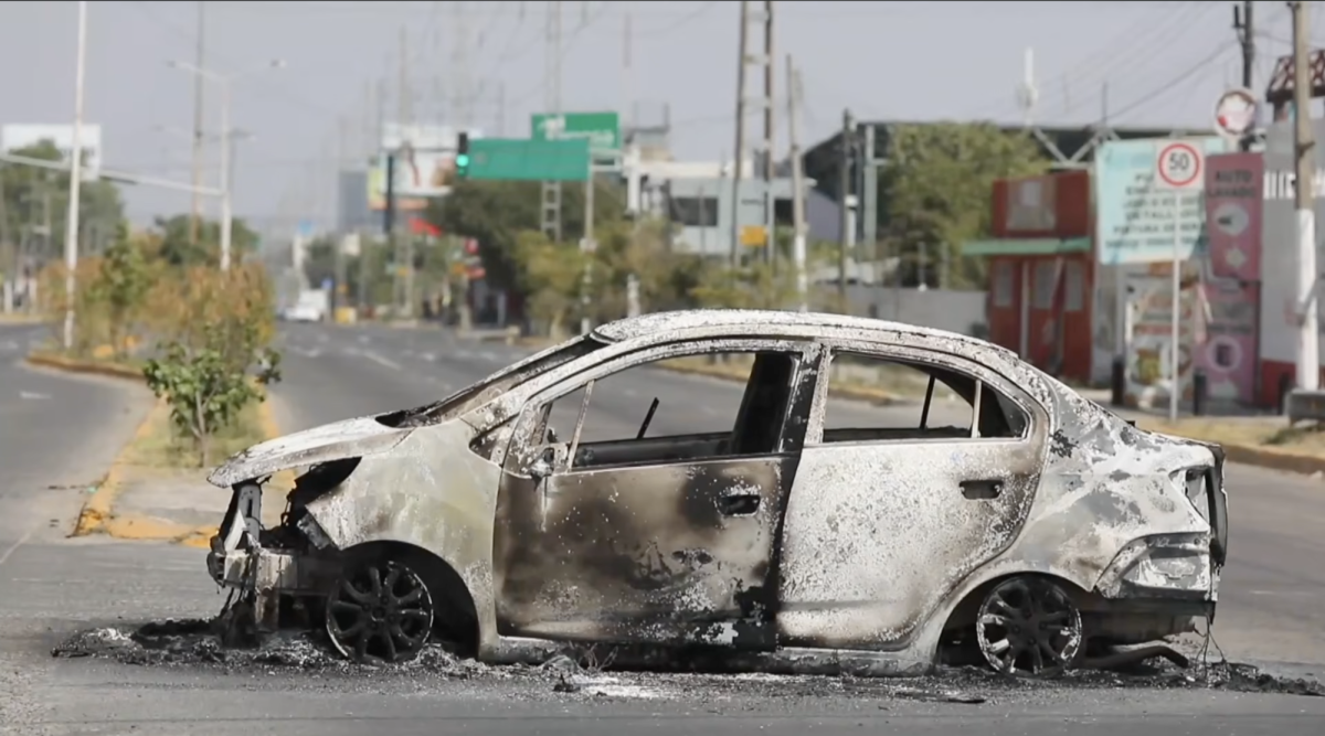 After the Mexican government killed the drug lord "El Mencho," cartels such as the Sinaloa Cartel and CJNG began fighting over trafficking roots, leading to chaos in the region. Courtesy of La Prensa Gráfica Noticias de El Salvador.

